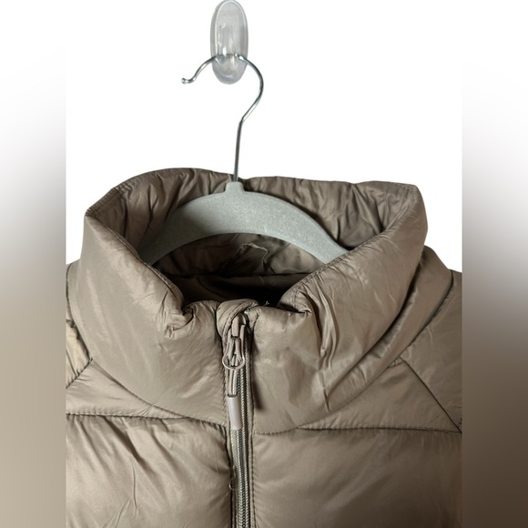Primark Taupe Puffer Jacket Men’s Medium Lightweight Shower Resistant Zip Coat - Picture 3 of 7